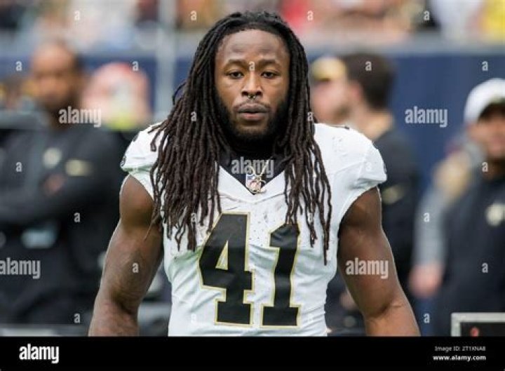 Is Alvin Kamara African? What is Alvin Kamara nationality? 1 Alvin Kamara