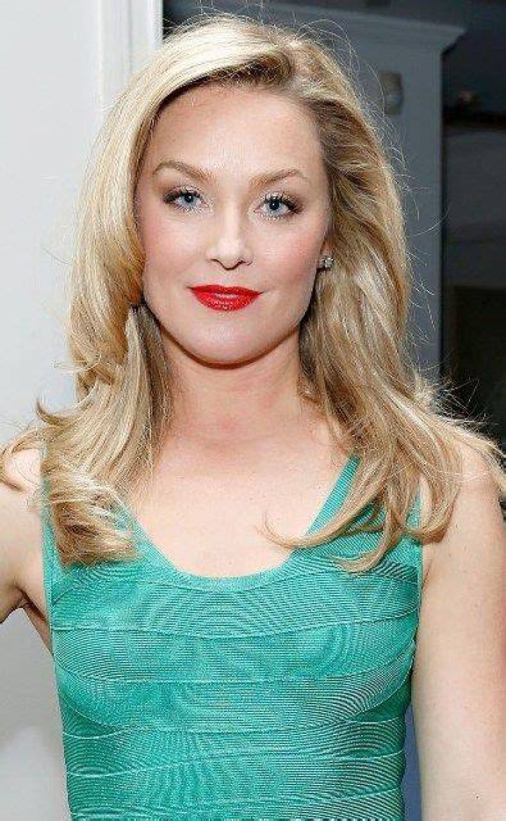 Elisabeth Röhm Bra Size, Age, Weight, Height, Measurements