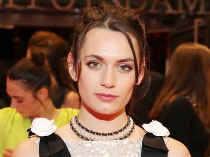 Ella Rumpf Net Worth