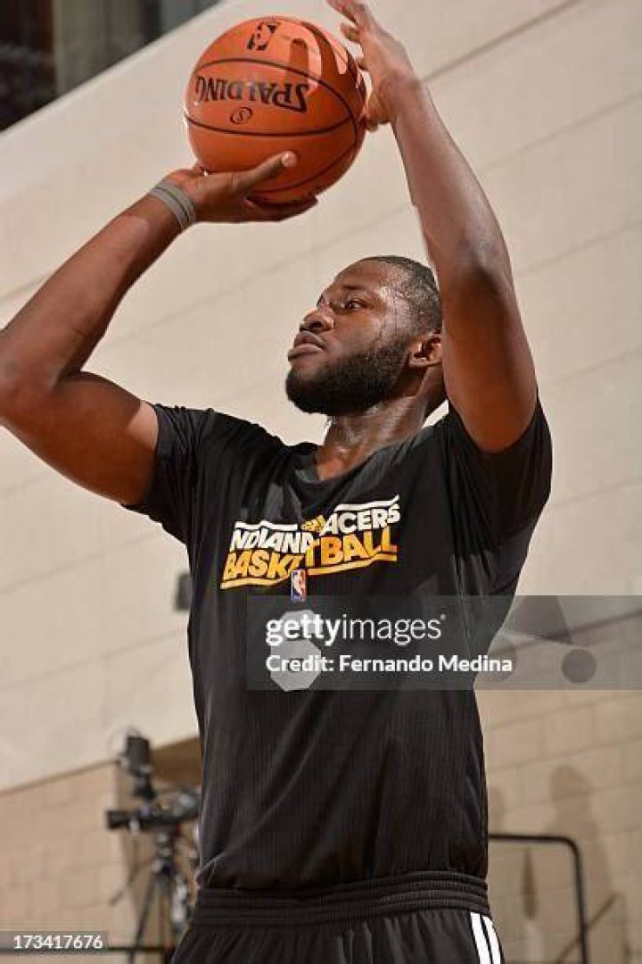 Julian Mavunga Julian Mavunga