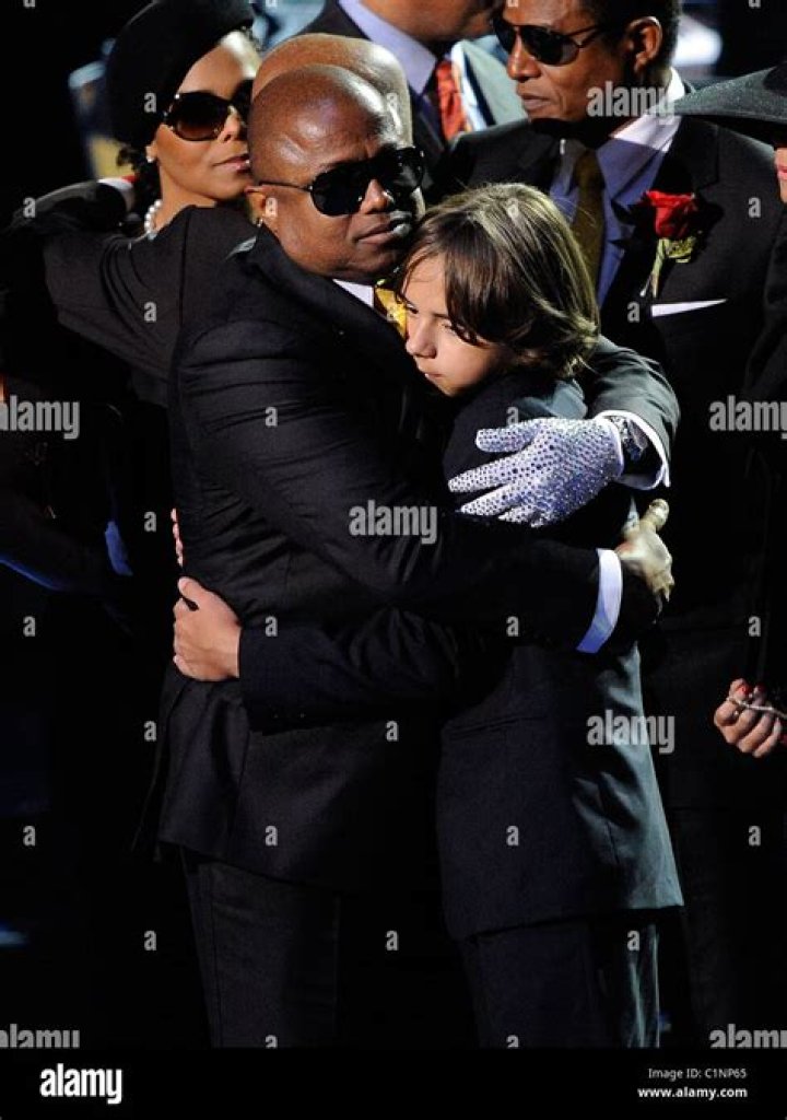 Is Randy Jackson from American Idol Michael Jackson's real brother? Is Randy Jackson Michael Jackson's real brother? 1 Randy Jackson related to Michael Jackson Is Randy Jackson Michael Jacksons real brother
